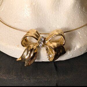 Vintage Gold Tone Bow Necklace - Rhinestone Detail